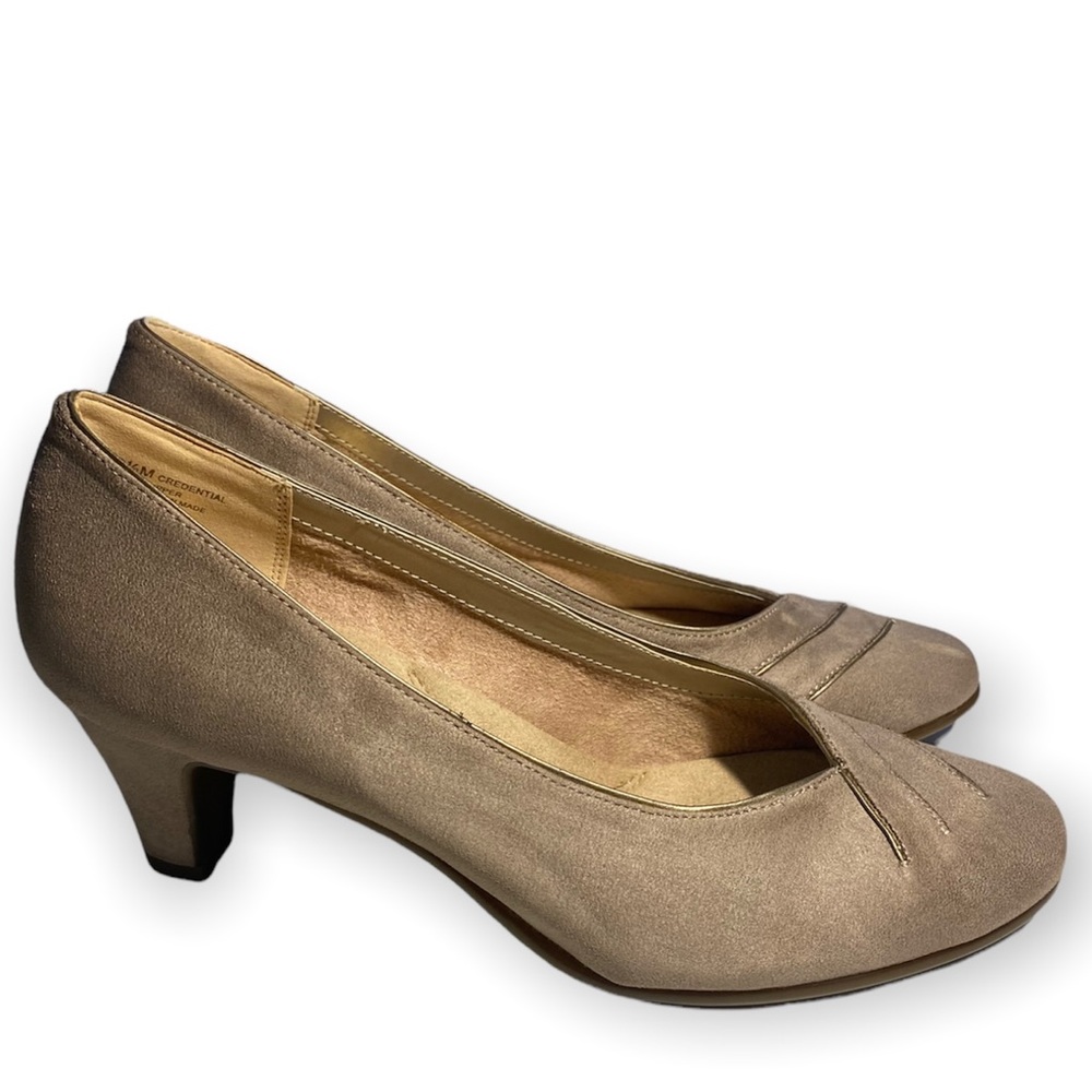 Woman’s AEROSOLES HEELREST Shoes